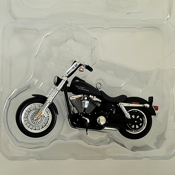 Hallmark Keepsake 2006 FXDBI Dyna Street Bob Harley Davidson Motorcycle Ornament - Picture 5 of 10